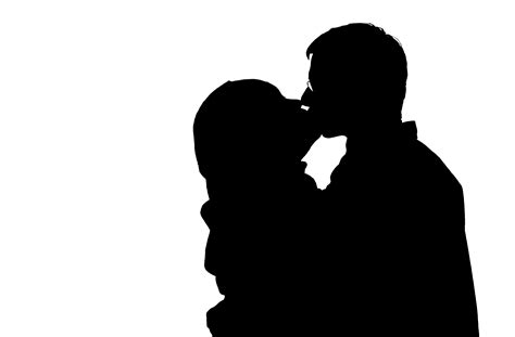 Poljubljanje, če je dobra kemija Najdi prostitutko Mambolo